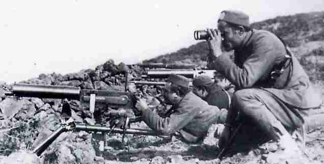 Montenegrin machine gun crew 1912